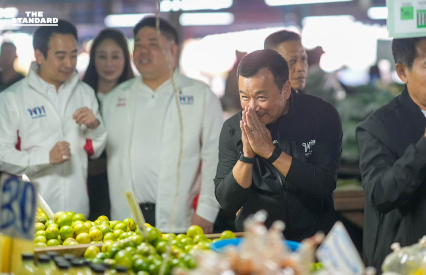 ยศชนันเดินหาเสียง ตลาดบางใหญ่ แม่ค้าผลไม้ให้กำลังใจ บอกอย่าสนโพล คนจะเลือกเขาก็เลือก เชื่อคะแนนมุดดินยังมีเยอะ 3