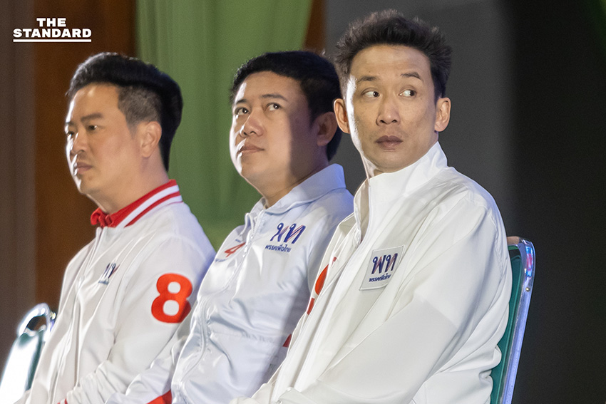 ศ.ดร.ยศชนัน วงศ์สวัสดิ์ และ จุลพันธ์ อมรวิวัฒน์ หัวหน้าพรรคเพื่อไทย ปราศรัยหาเสียงต่อหน้าประชาชนจำนวนมากในจังหวัดเชียงใหม่ 2