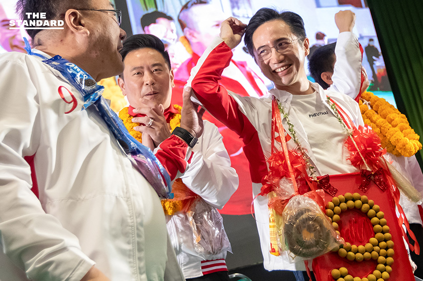 ศ.ดร.ยศชนัน วงศ์สวัสดิ์ และ จุลพันธ์ อมรวิวัฒน์ หัวหน้าพรรคเพื่อไทย ปราศรัยหาเสียงต่อหน้าประชาชนจำนวนมากในจังหวัดเชียงใหม่ 3