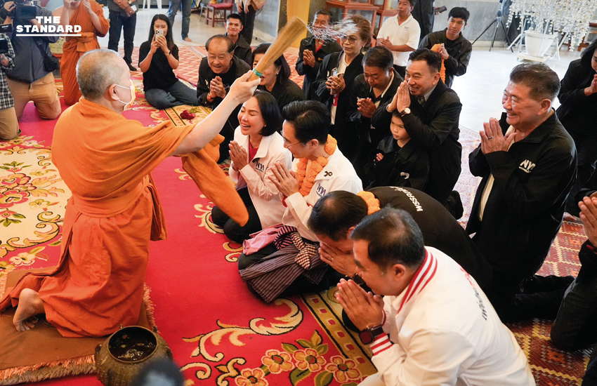 ศ.ดร.ยศชนัน วงศ์สวัสดิ์ แคนดิเดตนายกฯ เพื่อไทย พบปะประชาชนที่ตลาดหนองคาย