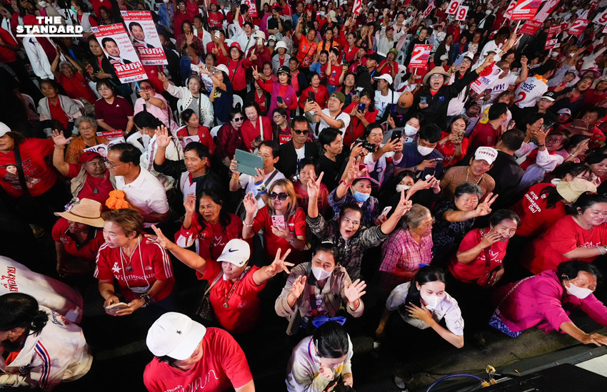 ศ.ดร. ยศชนัน วงศ์สวัสดิ์ แคนดิเดตนายกฯ พรรคเพื่อไทย ปราศรัยหาเสียงต่อหน้าประชาชนจำนวนมากในจังหวัดอุดรธานี 4