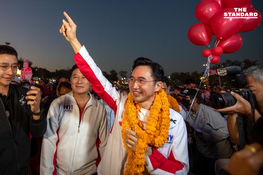 ยศชนัน ปิดเวทีปราศรัยใหญ่ เชียงใหม่ ขอเหมาทั้ง 10 เขต สัญญาเป็นรัฐบาลจะนำนักท่องเที่ยวกลับมาแอ่วเหนือ 8