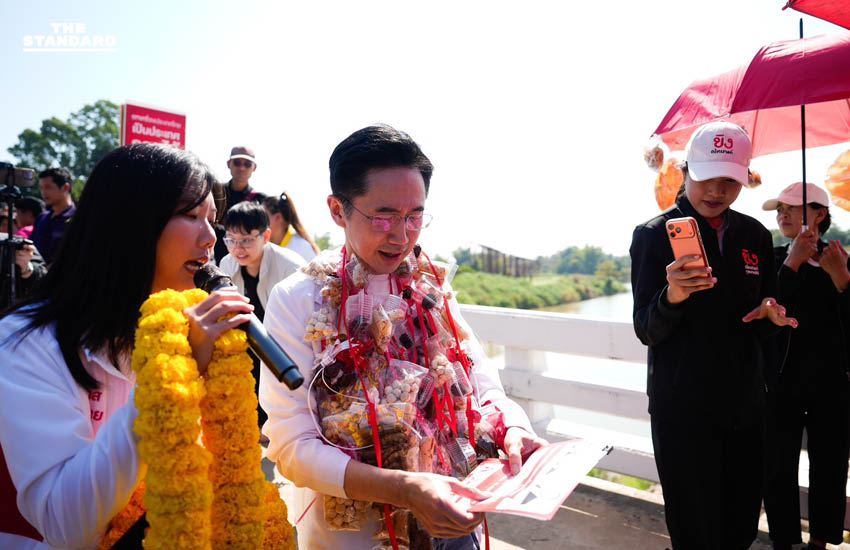 ยศชนัน ควง สมศักดิ์ บุก สุโขทัย มั่นใจกวาดเรียบทั้งจังหวัด พร้อมยกเครื่องแก้ปัญหาน้ำท่วม 8