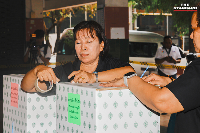 ปิดหีบหน่วยเลือกตั้งสามเสนวิทยาลัย