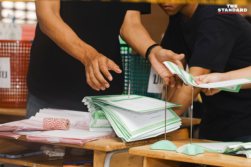 ปิดหีบหน่วยเลือกตั้งสามเสนวิทยาลัย