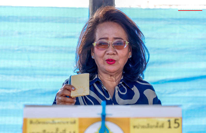 เลือกตั้ง 2569 : แพทองธาร ควง คุณหญิงพจมาน-พินทองทา ใช้สิทธิเลือกตั้ง
