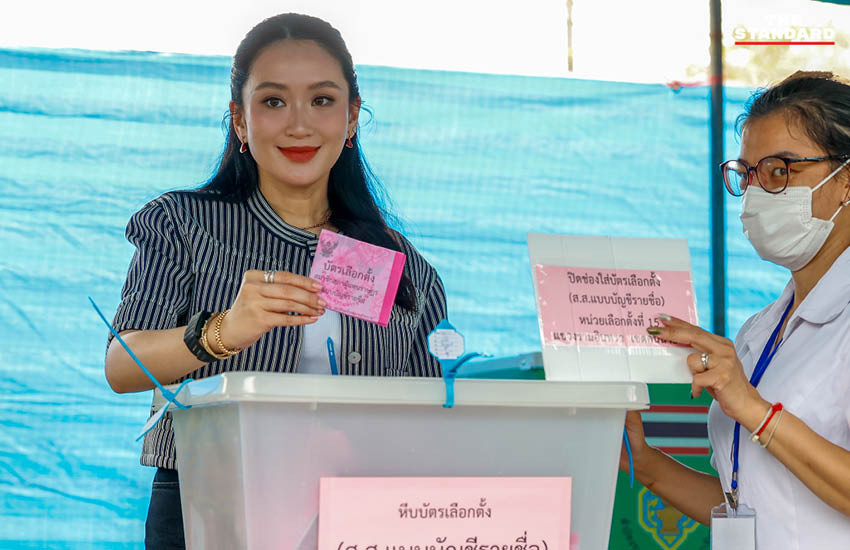 เลือกตั้ง 2569 : แพทองธาร ควง คุณหญิงพจมาน-พินทองทา ใช้สิทธิเลือกตั้ง