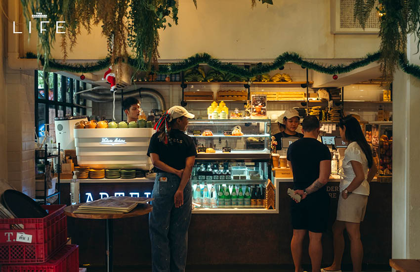 ดีเจพุฒ พุฒิชัย ในลุคสบายๆ ขณะพักผ่อนหลังเลิกงาน