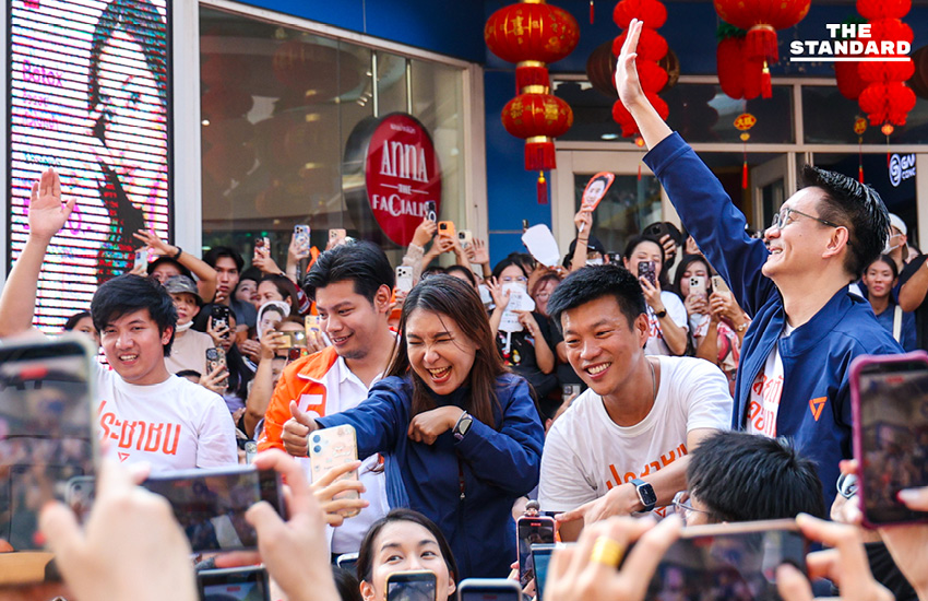 ‘เท้ง-ต้น-ทิม-ไหม’ ผนึกกำลังโค้งสุดท้าย ขึ้นรถแห่หาเสียง กทม. 