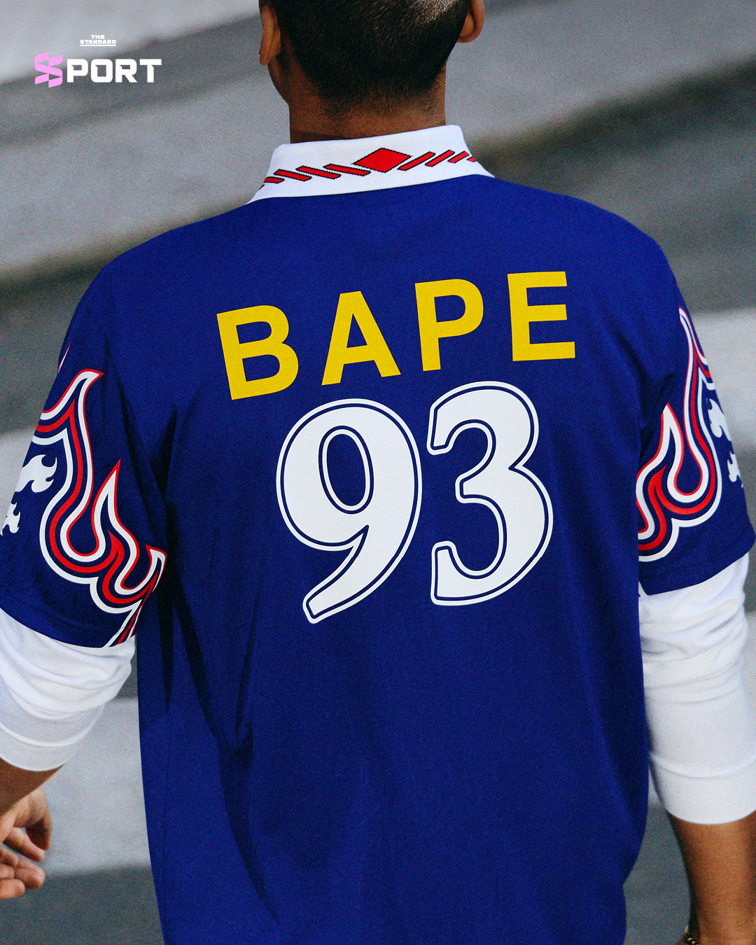 ภาพคอลเลกชัน adidas Originals x BAPE Football Collective ประกอบด้วยเสื้อเจอร์ซีย์ รองเท้า และเครื่องแต่งกายสตรีทแวร์ 10