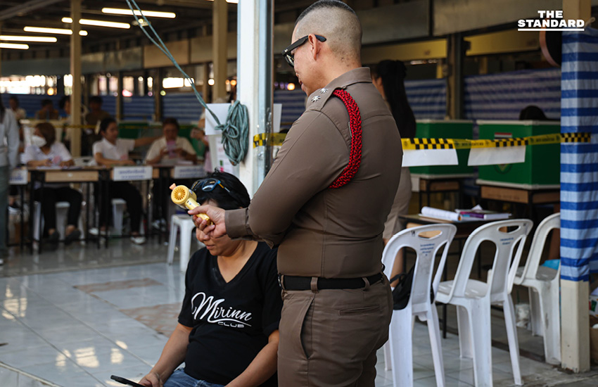 ภาพบรรยากาศการเลือกตั้งล่วงหน้านอกเขตที่ตะวันนา บางกะปิ ซึ่งมีประชาชนทุกเพศทุกวัยเดินทางมาใช้สิทธิอย่างคึกคัก 2