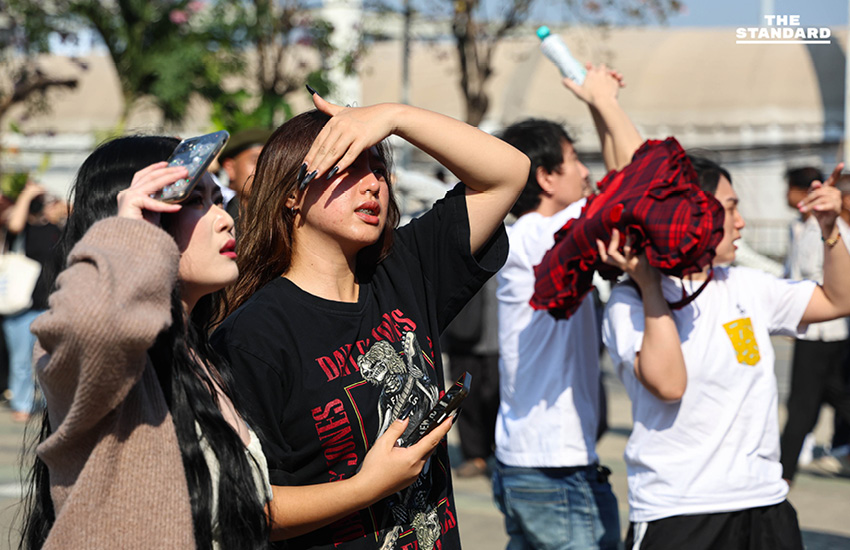 ภาพบรรยากาศการเลือกตั้งล่วงหน้านอกเขตที่ตะวันนา บางกะปิ ซึ่งมีประชาชนทุกเพศทุกวัยเดินทางมาใช้สิทธิอย่างคึกคัก 3