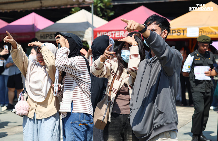 ภาพบรรยากาศการเลือกตั้งล่วงหน้านอกเขตที่ตะวันนา บางกะปิ ซึ่งมีประชาชนทุกเพศทุกวัยเดินทางมาใช้สิทธิอย่างคึกคัก 9
