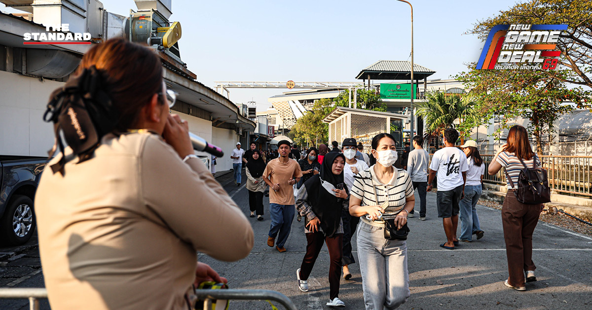 เจ้าหน้าที่ตะโกนเรียกให้ผู้ใช้สิทธิเลือกตั้งล่วงหน้าวิ่งเข้าหน่วย ตะวันนา 2 นาทีสุดท้ายก่อนปิดหีบ