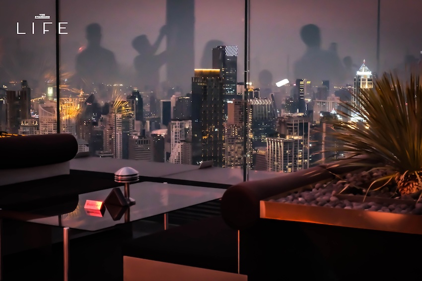 บรรยากาศ Aether รูฟท็อปบาร์ใหม่ย่านสีลม พร้อมค็อกเทลสร้างสรรค์และการออกแบบสไตล์ฟิวเจอริสติก 1