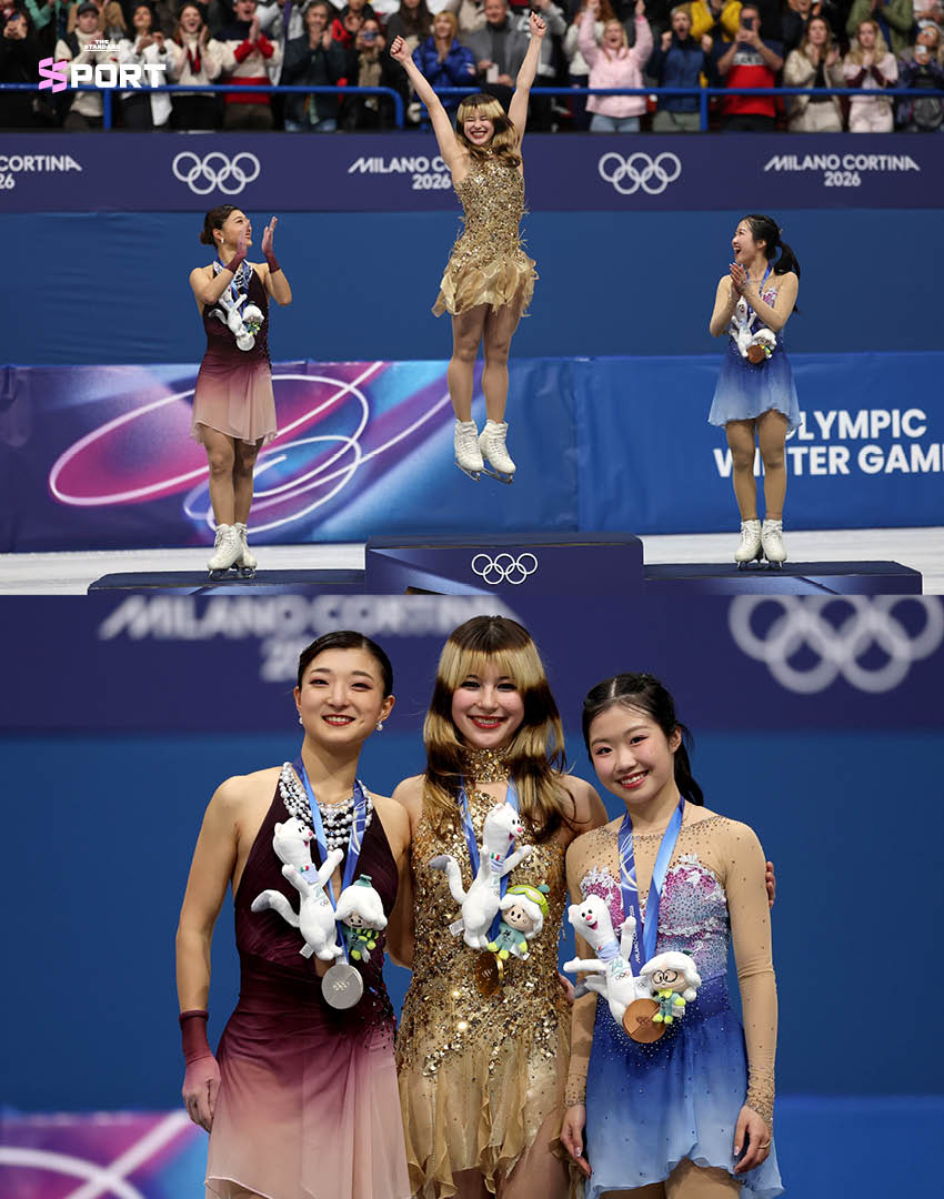 ภาพ Alysa Liu นักสเกตลีลาหญิงในชุดสีทองระยิบระยับ กำลังแสดงบนลานน้ำแข็งในโอลิมปิก 2