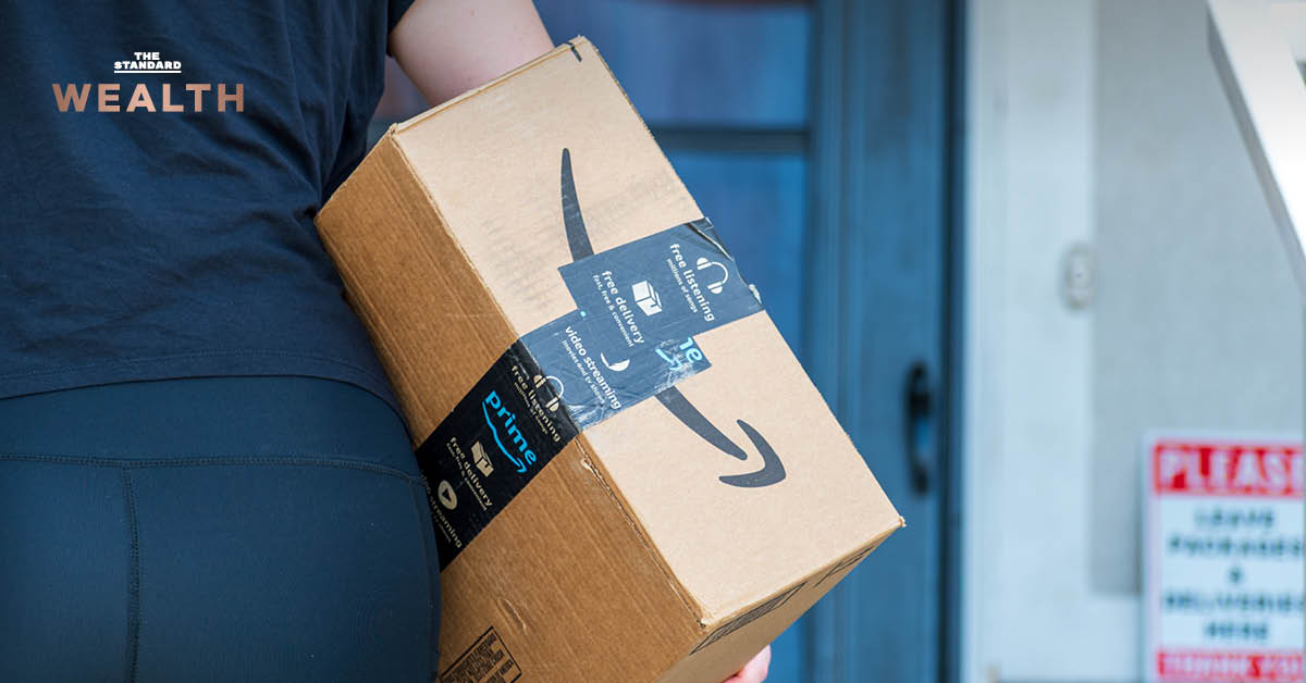 ภาพกราฟิกแสดงการแซงหน้าของ Amazon เหนือ Walmart ในด้านรายได้