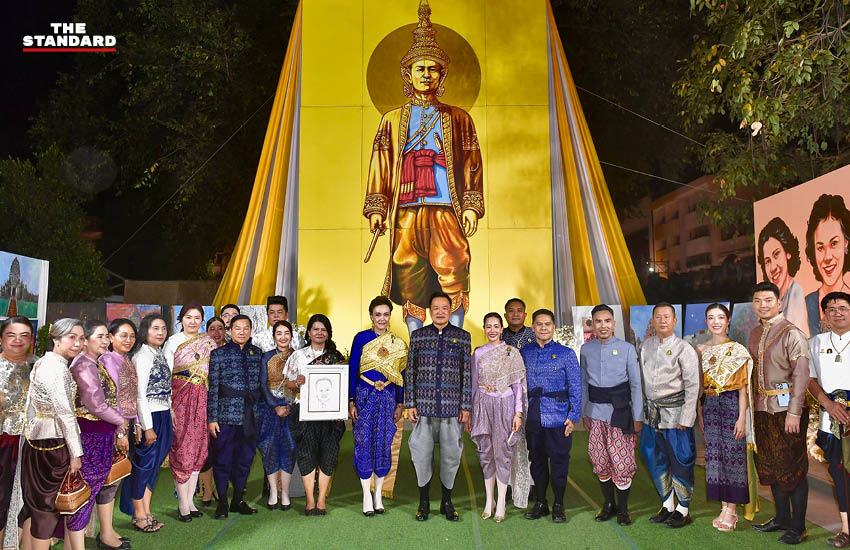 นายกรัฐมนตรี อนุทิน ชาญวีรกูล สวมชุดไทยโบราณขับรถราง เปิดงานแผ่นดินสมเด็จพระนารายณ์มหาราช ที่ลพบุรี 7