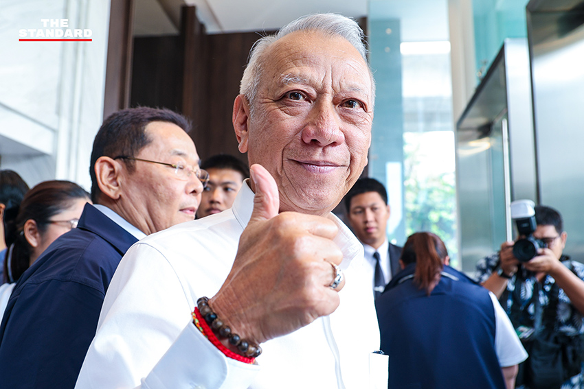 อนุทิน ชาญวีรกูล หัวหน้าพรรคภูมิใจไทย กำชับว่าที่ สส. พรรคให้เคลียร์คุณสมบัติและรักษาเอกภาพ 6