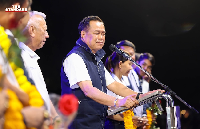 อนุทิน ชาญวีรกูล หัวหน้าพรรคภูมิใจไทย ปราศรัยหาเสียงบนเวทีที่ จ.นครศรีธรรมราช 6