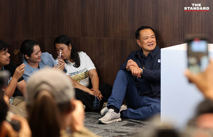 อนุทิน ชาญวีรกูล หัวหน้าพรรคภูมิใจไทย แถลงข่าวชัยชนะการเลือกตั้ง 1