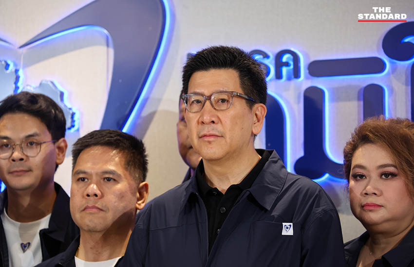 อนุทิน ชาญวีรกูล หัวหน้าพรรคภูมิใจไทย แถลงข่าวชัยชนะการเลือกตั้ง 4