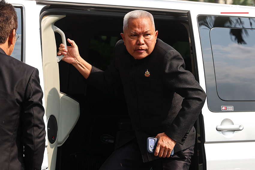 อนุทิน ชาญวีรกูล เป็นประธานการประชุมคณะรัฐมนตรี ณ ทำเนียบรัฐบาล เพื่อหารือมาตรการรับมือภาษีนำเข้าสหรัฐฯ และกระแสการจัดตั้งรัฐบาล 15