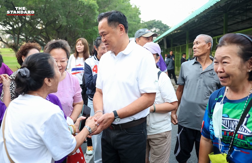 อนุทิน ชาญวีรกูล หัวหน้าพรรคภูมิใจไทย ขึ้นรถแห่หาเสียงในกรุงเทพฯ ช่วยผู้สมัคร สส. ขอคะแนนโค้งสุดท้าย 4