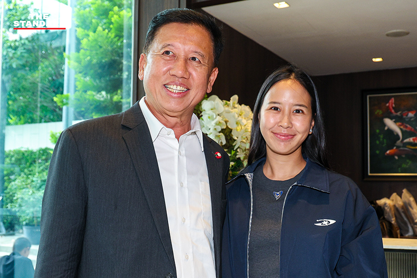 อนุทิน ชาญวีรกูล หัวหน้าพรรคภูมิใจไทย นำประชุม สส. และแกนนำพรรค ณ ที่ทำการพรรคภูมิใจไทย 12