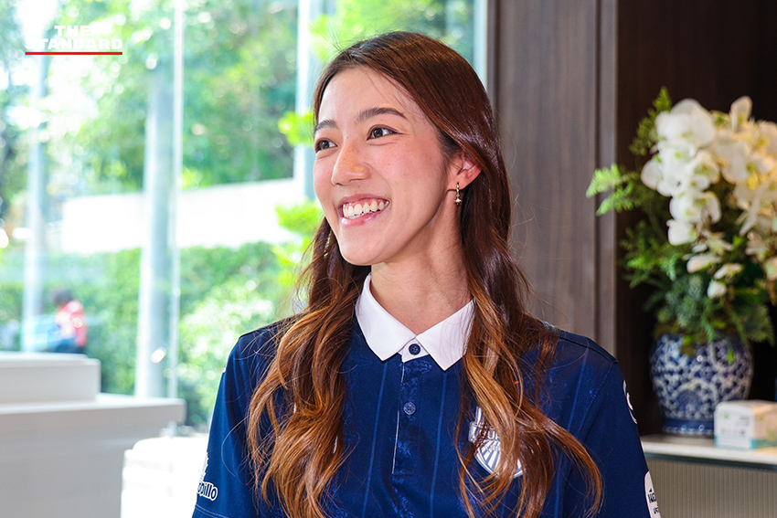 อนุทิน ชาญวีรกูล หัวหน้าพรรคภูมิใจไทย นำประชุม สส. และแกนนำพรรค ณ ที่ทำการพรรคภูมิใจไทย 15