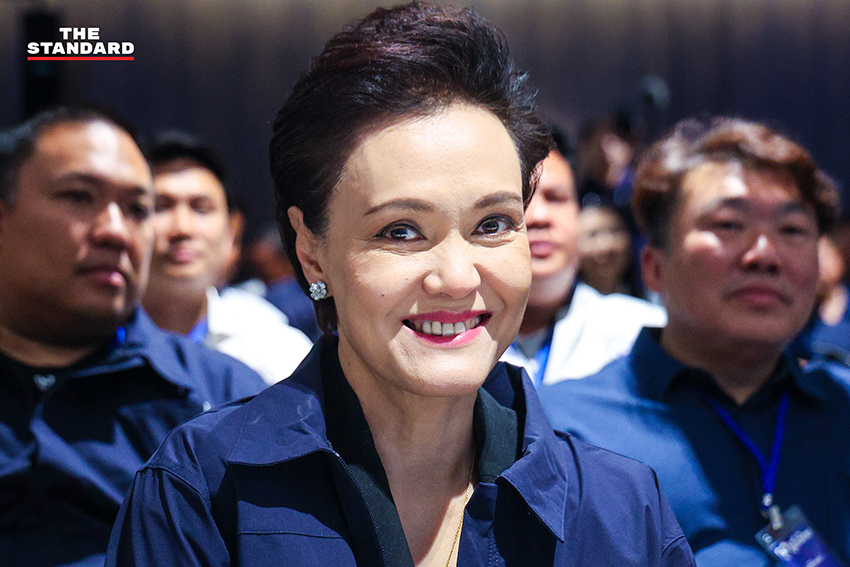 อนุทิน ชาญวีรกูล หัวหน้าพรรคภูมิใจไทย นำประชุม สส. และแกนนำพรรค ณ ที่ทำการพรรคภูมิใจไทย 20