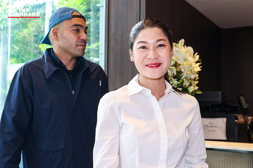 อนุทิน ชาญวีรกูล หัวหน้าพรรคภูมิใจไทย นำประชุม สส. และแกนนำพรรค ณ ที่ทำการพรรคภูมิใจไทย 6