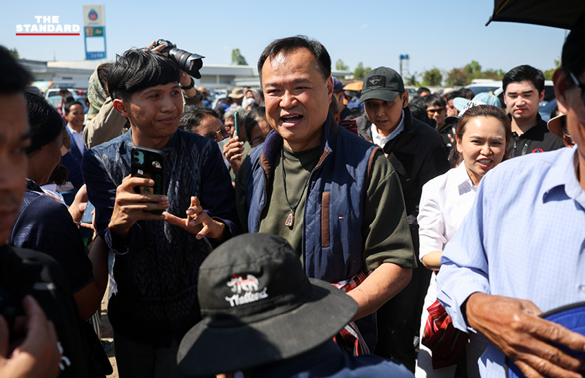 อนุทิน ชาญวีรกูล หัวหน้าพรรคภูมิใจไทย ปราศรัยหาเสียงต่อหน้าประชาชนจำนวนมากที่จังหวัดศรีสะเกษ 5