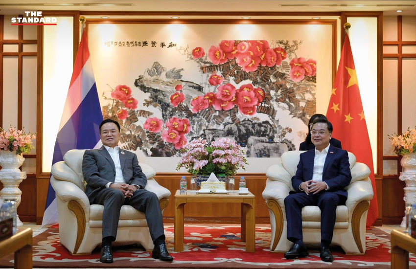 ภาพอนุทิน ชาญวีรกูล และ ศุภจี สุธรรมพันธุ์ หารือเอกอัครราชทูตจีน ณ สถานทูตจีน 1