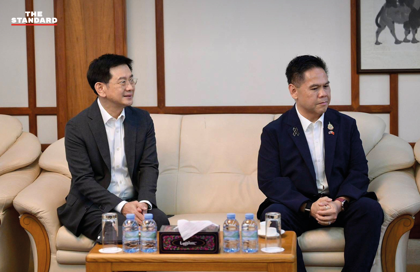 ภาพอนุทิน ชาญวีรกูล และ ศุภจี สุธรรมพันธุ์ หารือเอกอัครราชทูตจีน ณ สถานทูตจีน 2