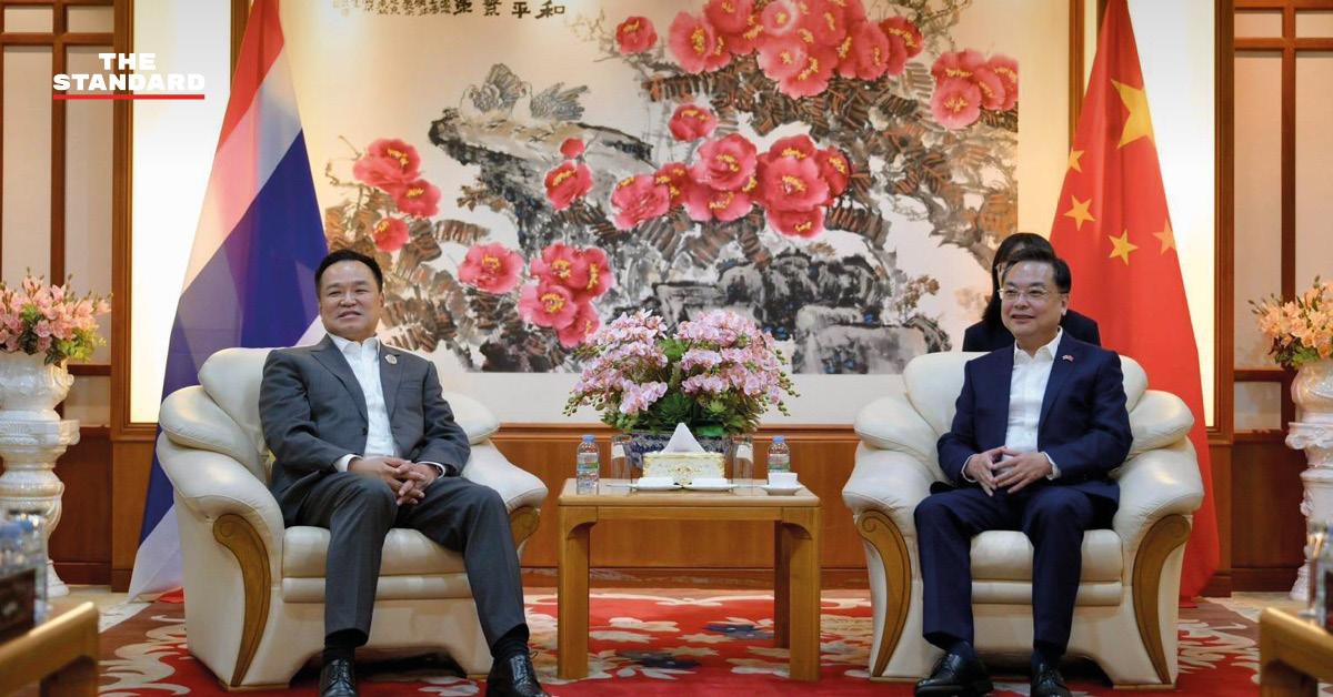 ภาพอนุทิน ชาญวีรกูล และ ศุภจี สุธรรมพันธุ์ หารือเอกอัครราชทูตจีน ณ สถานทูตจีน