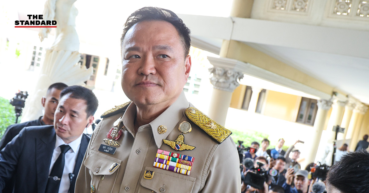 อนุทิน ชาญวีรกูล นายกรัฐมนตรี มอบเงินเยียวยาครอบครัว ผอ. โรงเรียนพะตงประธานคีรีวัฒน์