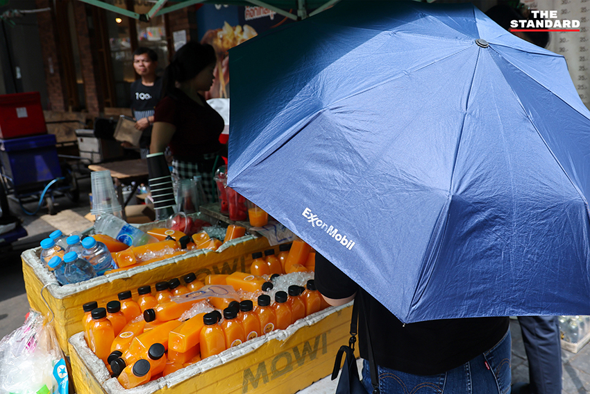 ภาพทิวทัศน์ กรุงเทพมหานคร แสดงสภาพอากาศร้อนในตอนกลางวัน พร้อมเมฆฝนฟ้าคะนอง 10