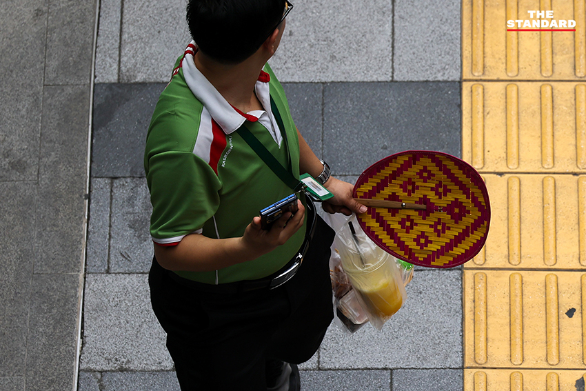 ภาพทิวทัศน์ กรุงเทพมหานคร แสดงสภาพอากาศร้อนในตอนกลางวัน พร้อมเมฆฝนฟ้าคะนอง 11