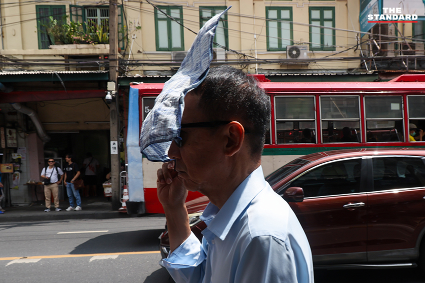 ภาพทิวทัศน์ กรุงเทพมหานคร แสดงสภาพอากาศร้อนในตอนกลางวัน พร้อมเมฆฝนฟ้าคะนอง 2