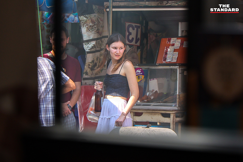 ภาพทิวทัศน์ กรุงเทพมหานคร แสดงสภาพอากาศร้อนในตอนกลางวัน พร้อมเมฆฝนฟ้าคะนอง 5