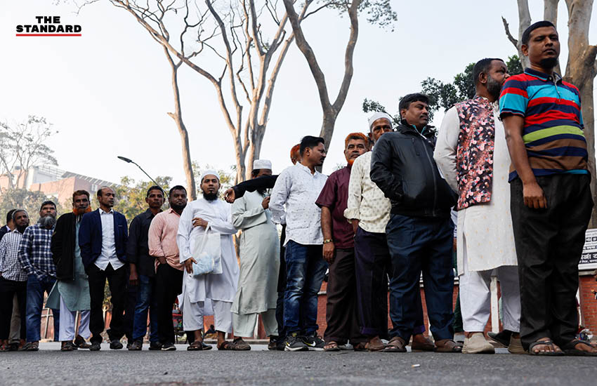 ภาพประชาชน บังกลาเทศ ต่อแถวใช้สิทธิเลือกตั้งครั้งแรก หลังการประท้วงของ Gen Z โค่นผู้นำเผด็จการ 2
