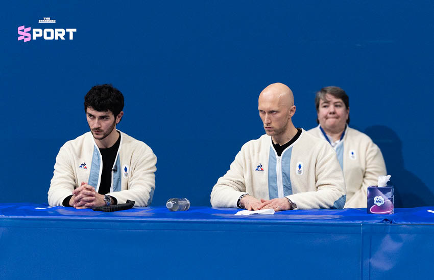 เบอนัวต์ ริโชด์ โค้ชฟิกเกอร์สเกต ผู้เปลี่ยนชุดเพื่อโค้ชนักกีฬา 16 คน จาก 13 ทีมชาติ ในโอลิมปิกฤดูหนาว 2