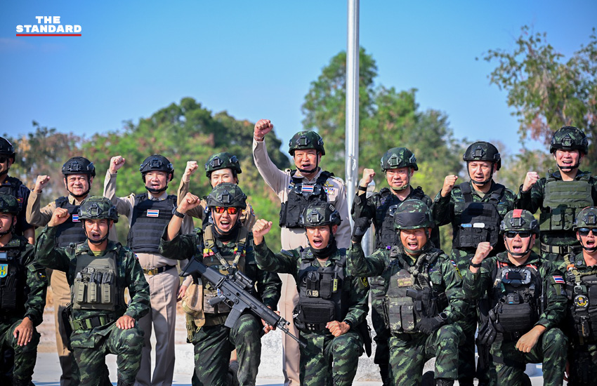 นายอนุทิน ชาญวีรกูล หัวหน้าพรรคภูมิใจไทย ในอิริยาบถหาเสียงและลงพื้นที่ให้กำลังใจทหารชายแดน รวมถึงภาพแสดงความยินดีหลังทราบผลการเลือกตั้ง. 1