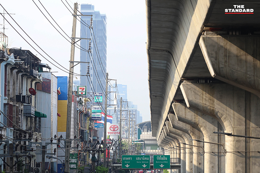 ฝุ่น PM 2.5 ปกคลุมกรุงเทพฯ เกินมาตรฐาน 46 พื้นที่ ระดับสีส้มเริ่มกระทบสุขภาพ 1