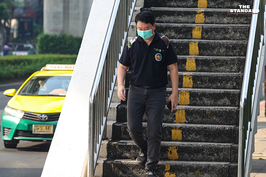 ฝุ่น PM 2.5 ปกคลุมกรุงเทพฯ เกินมาตรฐาน 46 พื้นที่ ระดับสีส้มเริ่มกระทบสุขภาพ 8