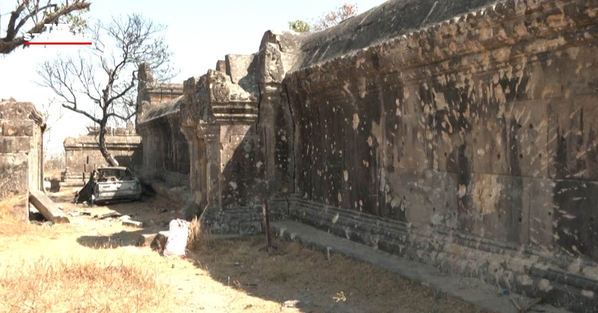 ภาพความเสียหายของปราสาทพระวิหารที่กัมพูชาอ้างว่าเกิดจากการโจมตีด้วยปืนใหญ่ของไทย