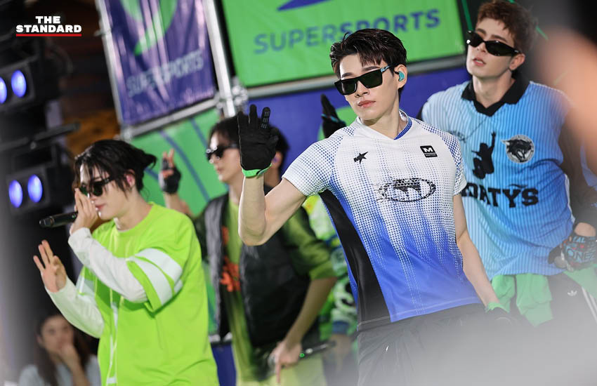 ภาพบรรยากาศในงานเปิดตัวแนวคิด ‘Move to a New Height’ ของเซ็นทรัลเวิลด์ ที่มีทั้งนักกีฬาและศิลปินร่วมกิจกรรม พร้อมประกาศยกระดับสู่ศูนย์กลางกีฬาและคอมมูนิตี้ระดับภูมิภาค 3