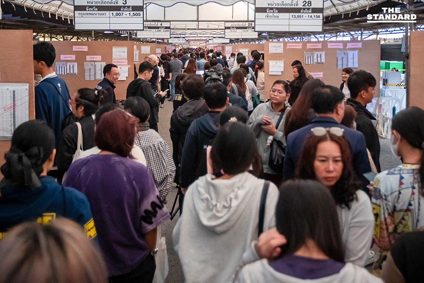 บรรยากาศการเลือกตั้งล่วงหน้าในจังหวัดเชียงใหม่ ที่ประชาชนจำนวนมากเดินทางมาใช้สิทธิอย่างคึกคัก 2