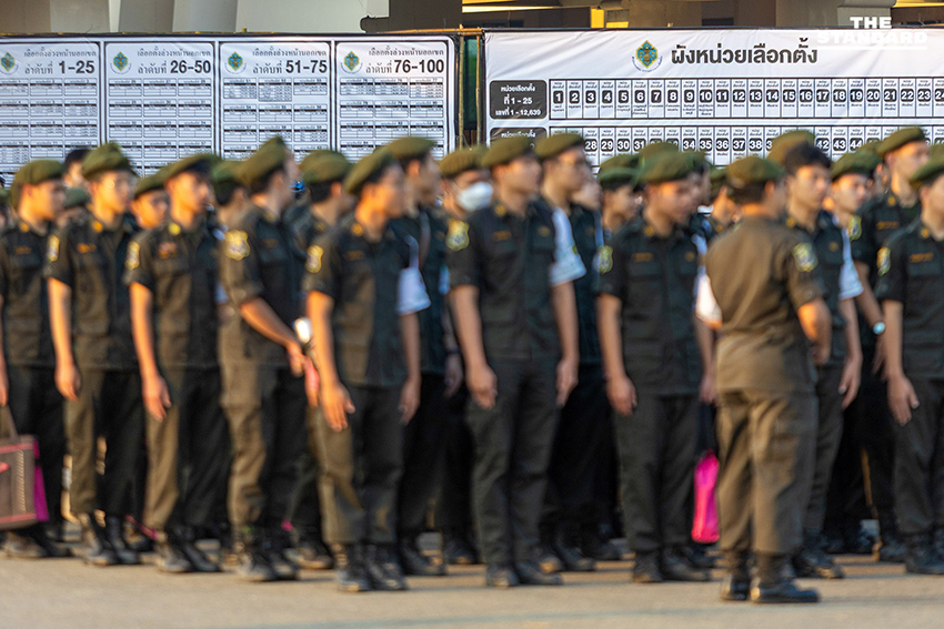 บรรยากาศการเลือกตั้งล่วงหน้าในจังหวัดเชียงใหม่ ที่ประชาชนจำนวนมากเดินทางมาใช้สิทธิอย่างคึกคัก 8